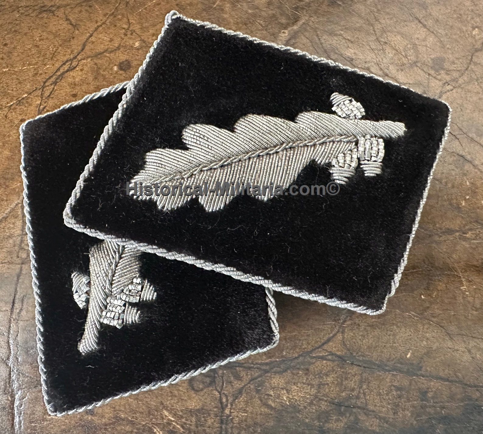 SS-Standartenführer Kragenspiegel 3. Modell gedunkelt Waffen-SS - Colonel SS Waffen-SS darkened collar tabs 3rd model 1942-1945 - mostrine da Colonnello delle Waffen-SS terzo modello aspetto antico SS-Standartenführer Kragenspiegel 3. Modell gedunkelt Waffen-SS - Colonel SS Waffen-SS darkened collar tabs 3rd model 1942-1945 - mostrine da Colonnello delle Waffen-SS terzo modello aspetto antico