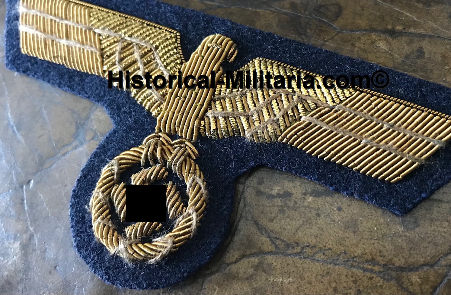 Kriegsmarine Officer breast eagle antique finish on dark blue - Brustadler Offizier Kriegsmarine alt aussehend - Aquila da Ufficiale della Kriegsmarine tedesca aspetto antico Kriegsmarine Officer breast eagle antique finish on dark blue - Brustadler Offizier Kriegsmarine alt aussehend - Aquila da Ufficiale della Kriegsmarine tedesca aspetto antico