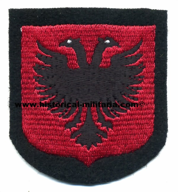 Waffen-SS Albanian Volunteer's sleeve shield - Ärmelschild der albanischen Freiwilligen in der Waffen-SS - Scudetto delle Legioni Volontari SS albanesi nelle Waffen-SS Waffen-SS Albanian Volunteer's sleeve shield - Ärmelschild der albanischen Freiwilligen in der Waffen-SS - Scudetto delle Legioni Volontari SS albanesi nelle Waffen-SS