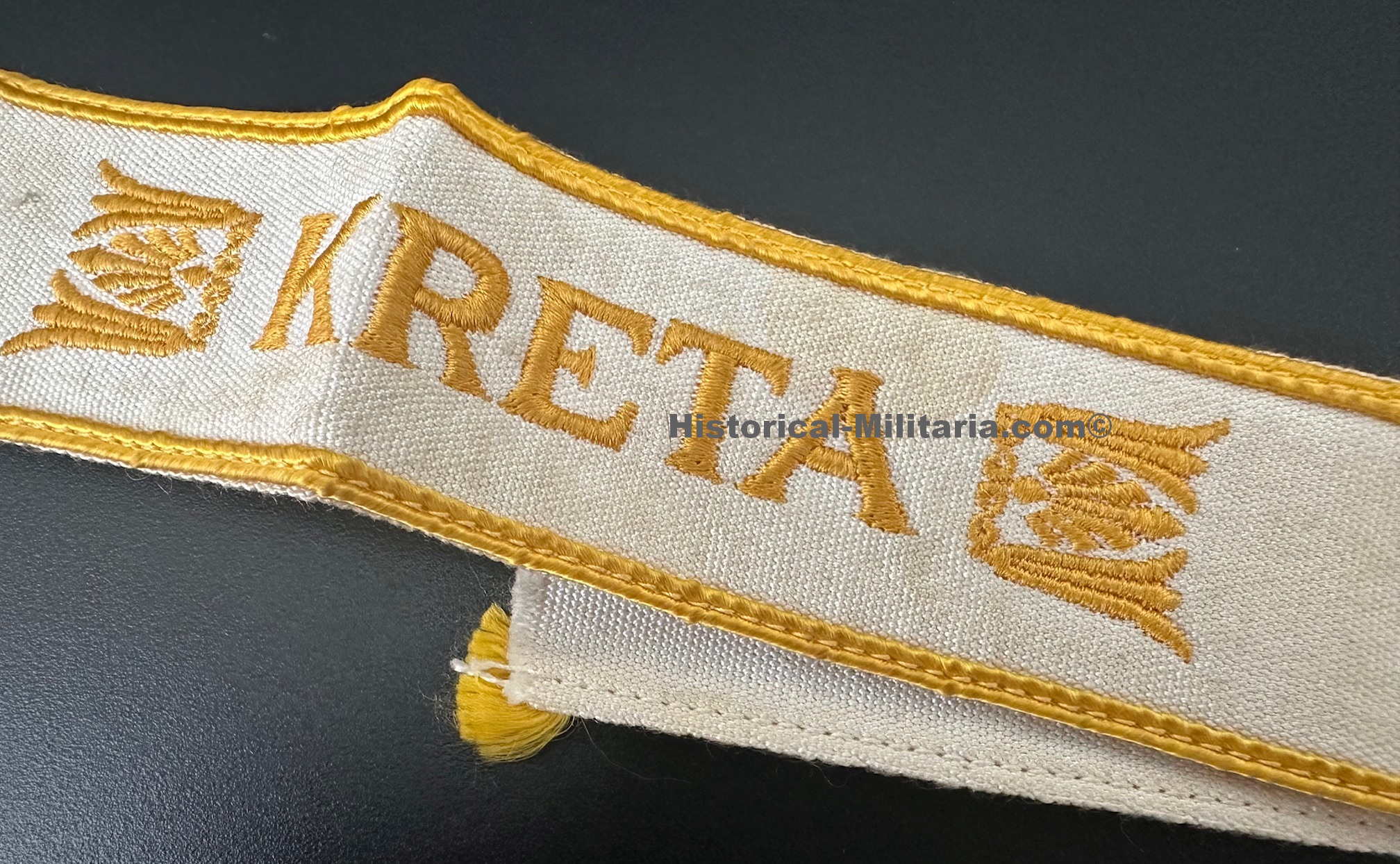 KRETA cuff title machine-embroidered with seven acanthus leaves Old Stock - Kreta Ärmelband maschinengestickt alter Lagerbestand - Fascia da braccio KRETA vecchio stock KRETA cuff title machine-embroidered with seven acanthus leaves Old Stock - Kreta Ärmelband maschinengestickt alter Lagerbestand - Fascia da braccio KRETA vecchio stock