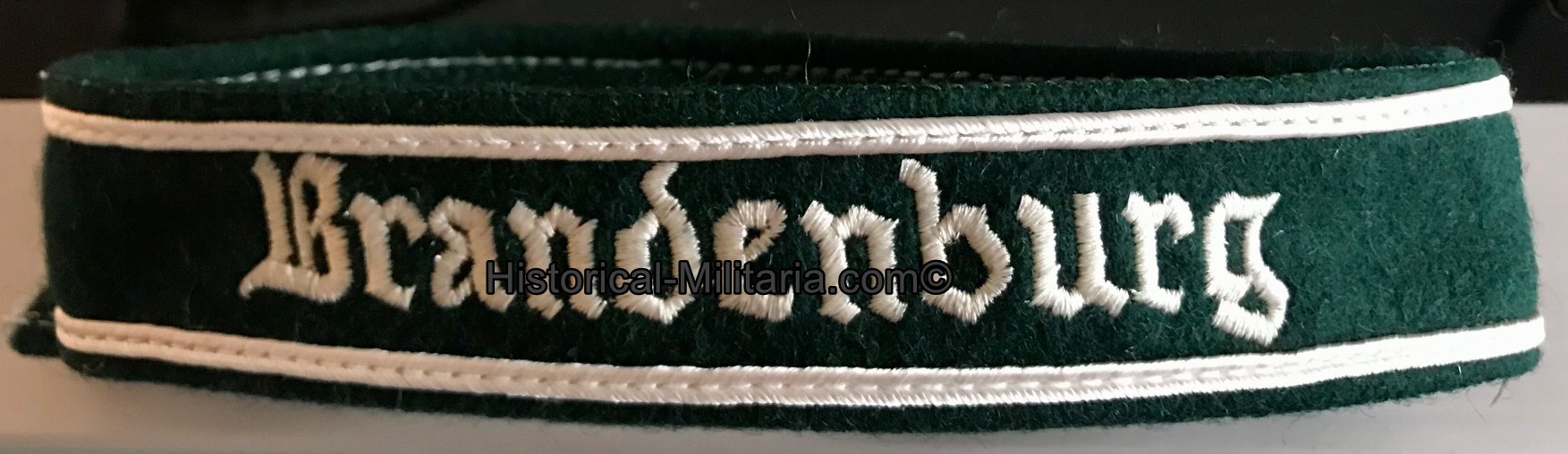Division Brandenburg Jägerregiment machine-embroidered EM/ NCO cuff title on green - Ärmelband Division Brandenburg Jägerregiment - Fascia da braccio Jager cacciatori Brandenburg Division Brandenburg Jägerregiment machine-embroidered EM/ NCO cuff title on green - Ärmelband Division Brandenburg Jägerregiment - Fascia da braccio Jager cacciatori Brandenburg
