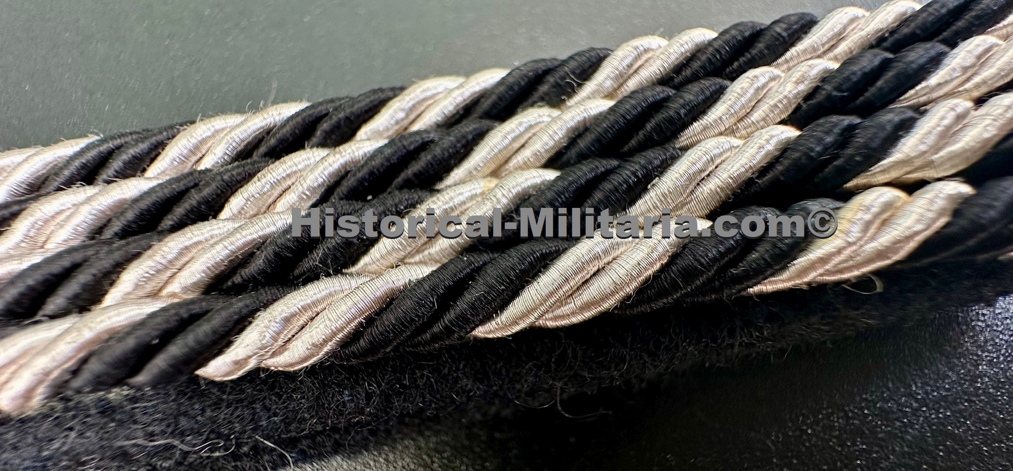 Allgemeine-SS SS-VT single slip-on shoulder board SS-Mann to SS-Hauptscharführer bright silver-black twisted cords incl. backside strap - Achselstück mit Lasche - spallina della Allgemeine-SS SS-VT con linguetta Allgemeine-SS SS-VT single slip-on shoulder board SS-Mann to SS-Hauptscharführer bright silver-black twisted cords incl. backside strap - Achselstück mit Lasche - spallina della Allgemeine-SS SS-VT con linguetta