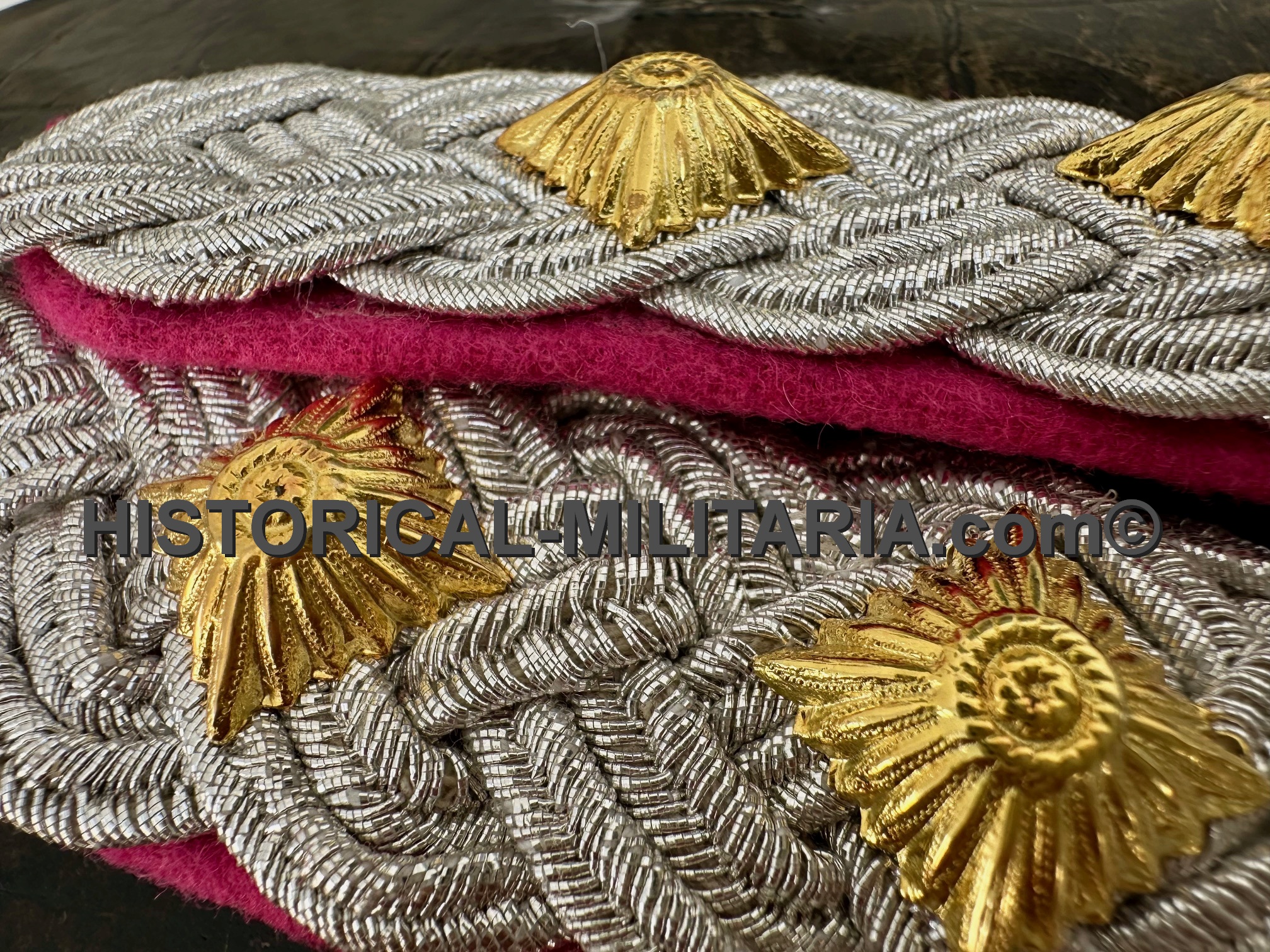 OKH/ OKW Schulterklappen Oberst im Generalstab des Heeres - Colonel shiny shoulder boards on carmine High Command of the Armed Forces - Spalline da Colonnello Alto Comando delle forze armate OKH/ OKW Schulterklappen Oberst im Generalstab des Heeres - Colonel shiny shoulder boards on carmine High Command of the Armed Forces - Spalline da Colonnello Alto Comando delle forze armate