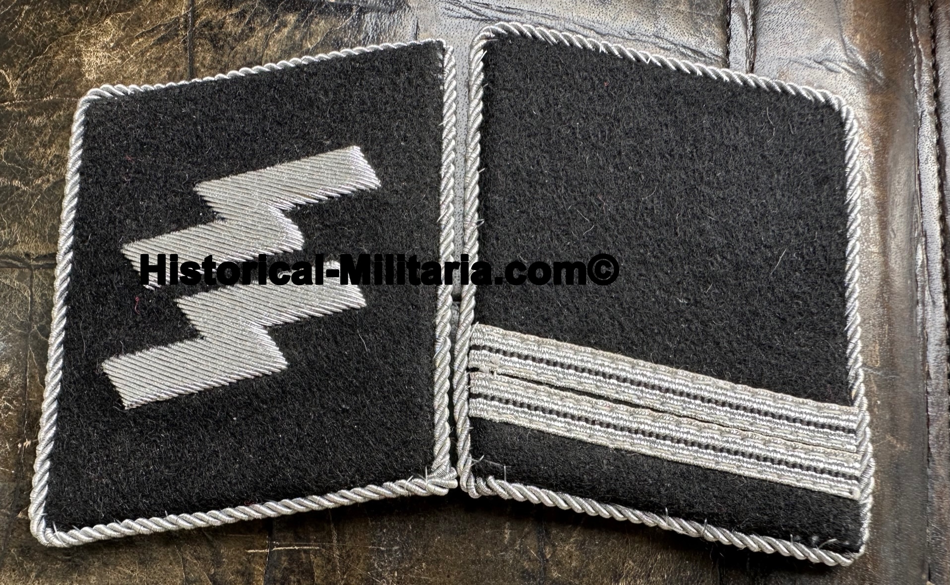 Kragenspiegel Waffen-SS für Film Komparsen Statisten 5 Paar - Waffen-SS collar tabs for stage extras 5 pairs - n5 paio Mostrine delle Waffen-SS per comparse cinematografiche Kragenspiegel Waffen-SS für Film Komparsen Statisten 5 Paar - Waffen-SS collar tabs for stage extras 5 pairs - n5 paio Mostrine delle Waffen-SS per comparse cinematografiche