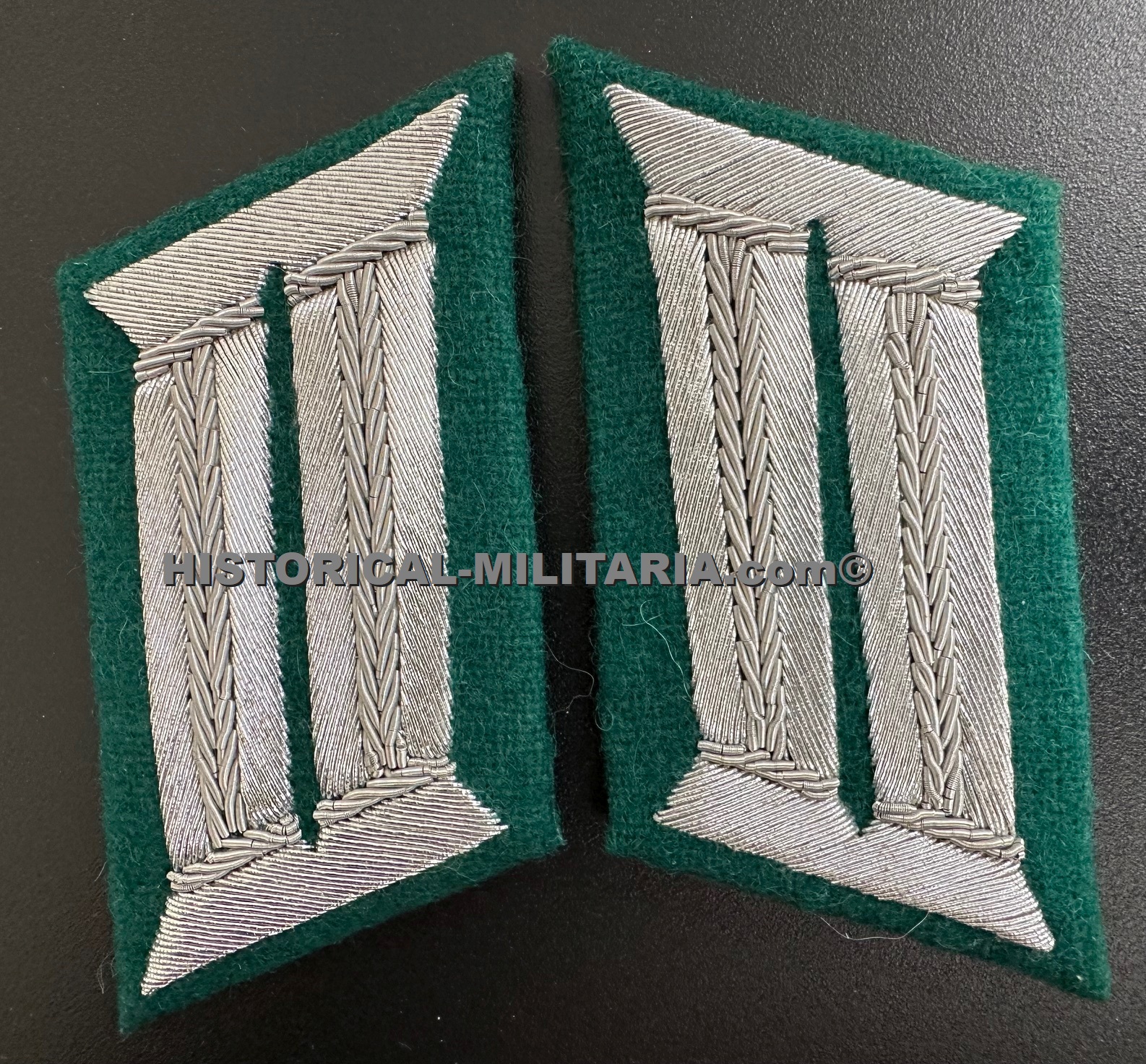Waffenrock Heer Set Gebirgstruppen Jägertruppe Major Schulterklappen - German Army Mountain Troops Major Dress Tunic SET - Set per l'uniforme da città da Maggiore Heer Cacciatori di montagna Waffenrock Heer Set Gebirgstruppen Jägertruppe Major Schulterklappen - German Army Mountain Troops Major Dress Tunic SET - Set per l'uniforme da città da Maggiore Heer Cacciatori di montagna