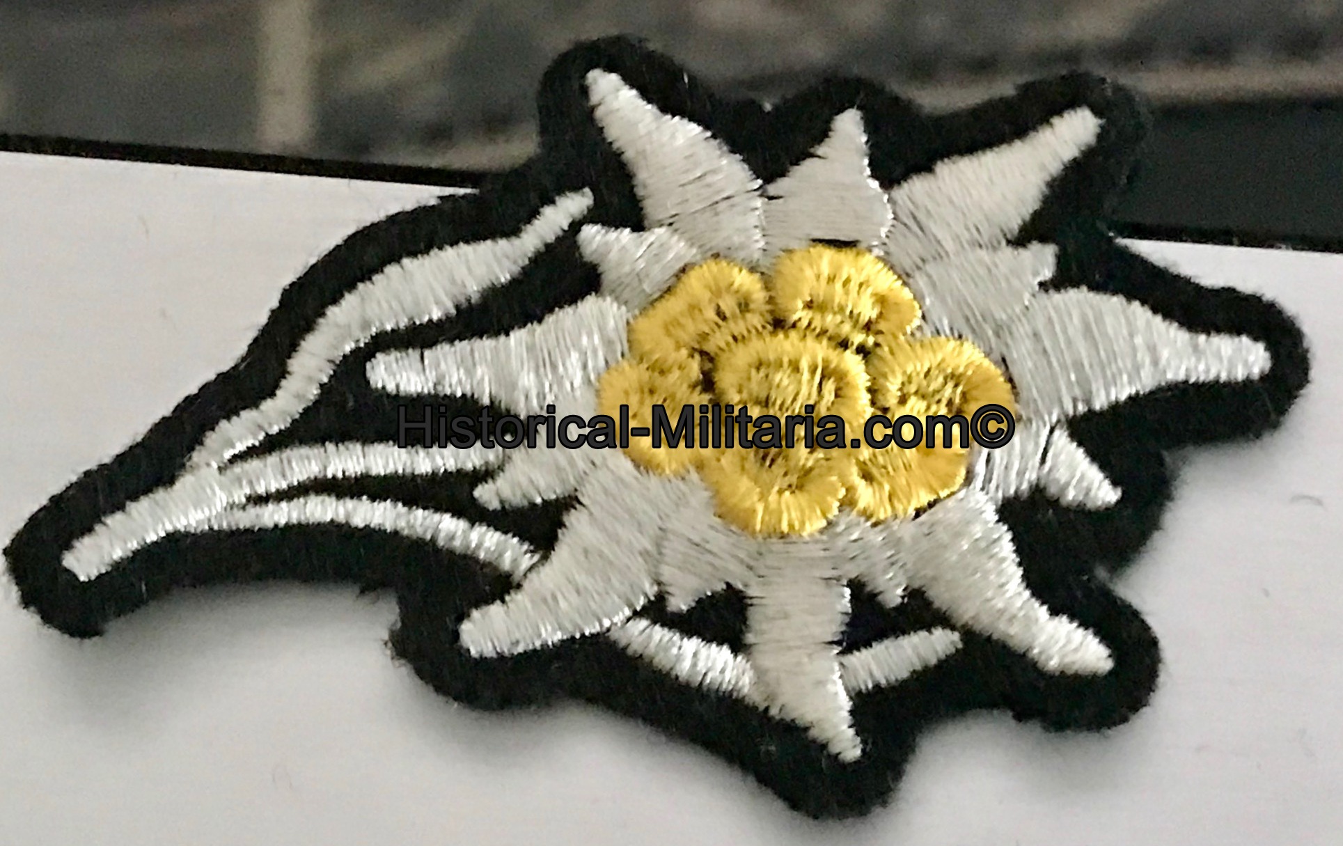 Waffen-SS Mountain Troops EM/ NCO machine-embroidered side cap Edelweiss for fieldcap mountain troops - SS Mützenedelweiss Gebirgsjäger Feldmütze Mannschaften - SS Edelweiss per la Bergmütze dei cacciatori SS Waffen-SS Mountain Troops EM/ NCO machine-embroidered side cap Edelweiss for fieldcap mountain troops - SS Mützenedelweiss Gebirgsjäger Feldmütze Mannschaften - SS Edelweiss per la Bergmütze dei cacciatori SS
