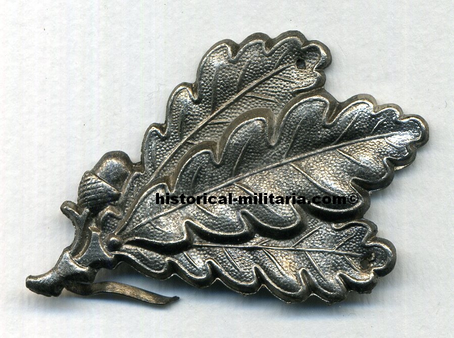 Wehrmacht Mützenabzeichen Jägertruppe gealtert zum annähen - Mountain troops Jäger Trooper's aged JÄGER TROOPER'S METAL CAP BADGE for sewing - Distintivo Jäger per il cappello dei cacciatori Wehrmacht Mützenabzeichen Jägertruppe gealtert zum annähen - Mountain troops Jäger Trooper's aged JÄGER TROOPER'S METAL CAP BADGE for sewing - Distintivo Jäger per il cappello dei cacciatori