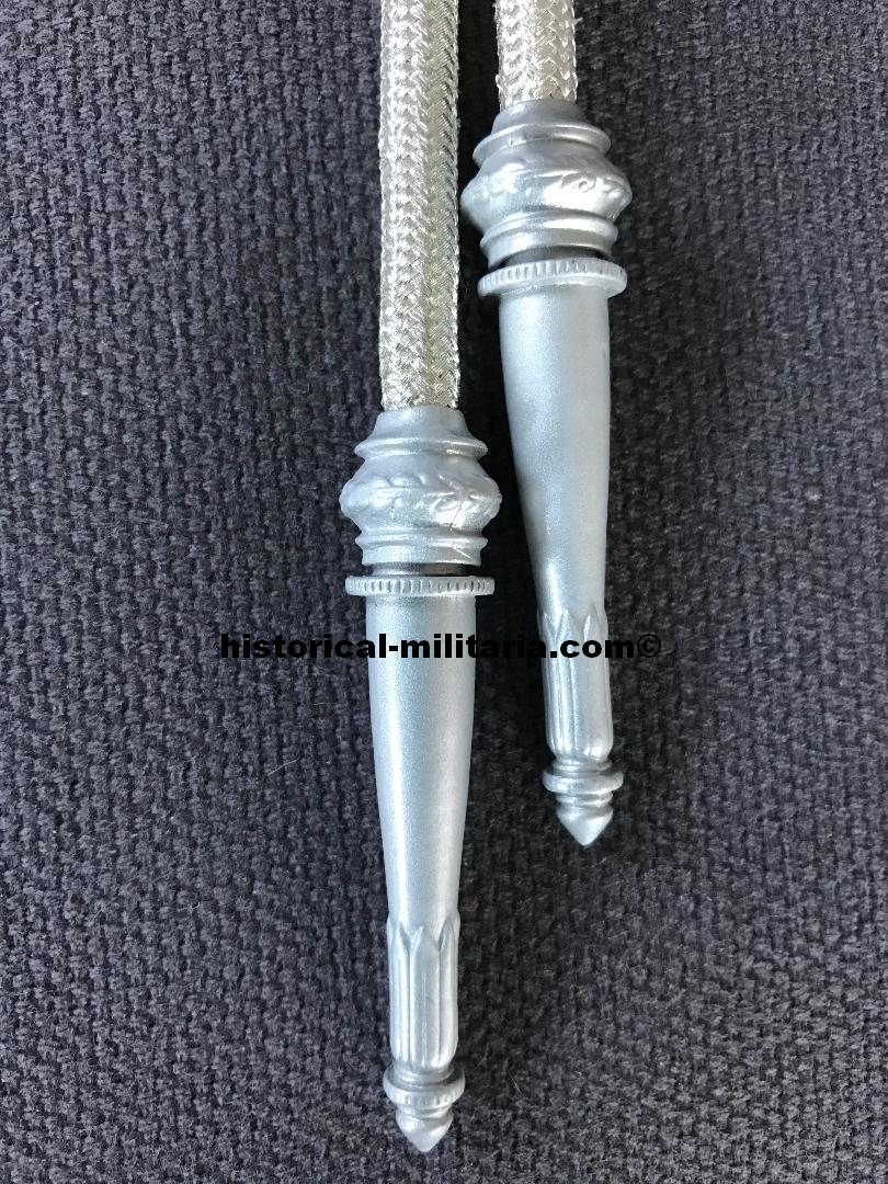Fangschnur für Offiziere Achselschnur in silbernem Celleonfaden - Aiguillette for German Officers in silver celleon threads - Cordone da Parata per gli Ufficiali tedeschi Fangschnur für Offiziere Achselschnur in silbernem Celleonfaden - Aiguillette for German Officers in silver celleon threads - Cordone da Parata per gli Ufficiali tedeschi