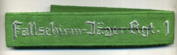 Luftwaffe Fallschirm-Jäger Rgt.1 EM/ NCO cuff title in silver metallic threads - Ärmelband FJR 1 Mannschaften + Unteroffiziere - Fallschirmjager Regiment 1 Fascia da braccio FJR 1 per le truppe e sottufficiali Luftwaffe Fallschirm-Jäger Rgt.1 EM/ NCO cuff title in silver metallic threads - Ärmelband FJR 1 Mannschaften + Unteroffiziere - Fallschirmjager Regiment 1 Fascia da braccio FJR 1 per le truppe e sottufficiali