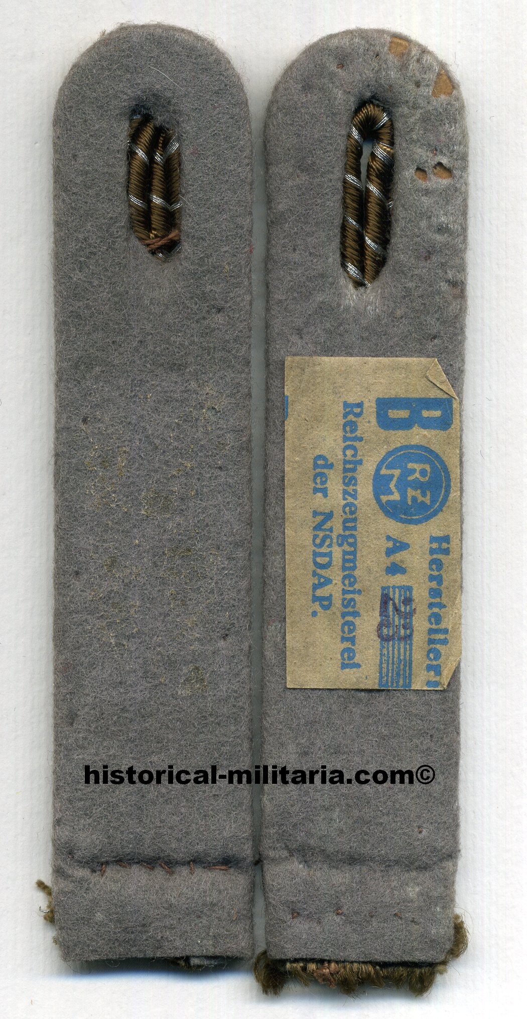 SA Schulterschnüre der Fußstandarte ORIGINAL Sturmabteilung SA Feldherrnhalle auf grau - Original SA shoulder boards Fusstandarte Feldherrnhalle grey + RZM tag - Paio di spalline originali SA Sturmabteilung SA Schulterschnüre der Fußstandarte ORIGINAL Sturmabteilung SA Feldherrnhalle auf grau - Original SA shoulder boards Fusstandarte Feldherrnhalle grey + RZM tag - Paio di spalline originali SA Sturmabteilung