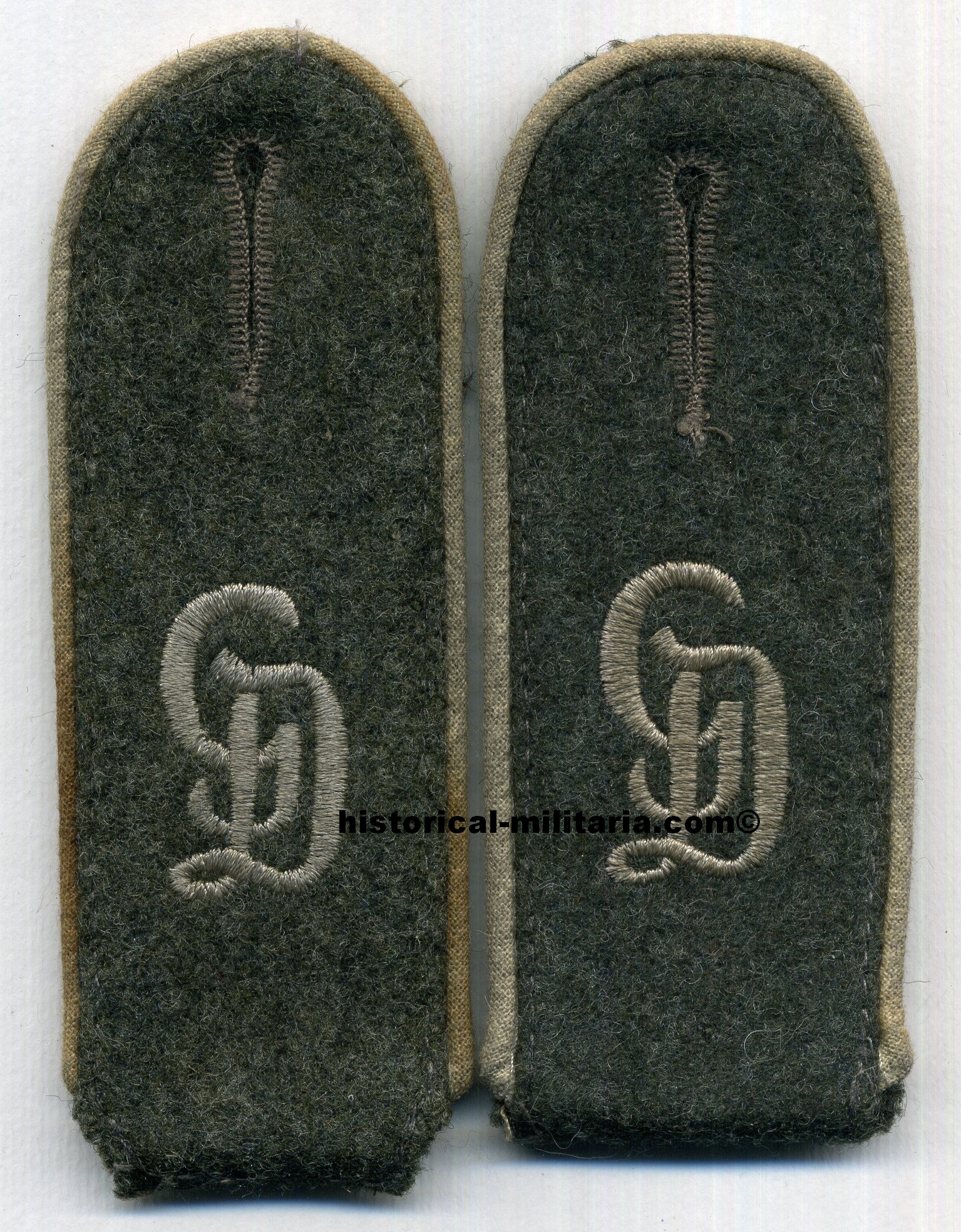 ORIGINAL WH Heer Mannschaftsschulterklappen im Infanterie Regiment " Großdeutschland " - Original German Army Grossdeutschland Infantry Regiment Enlisted Men shoulder straps - Paio di spalline originali da truppa di fanteria della " Grossdeutschland " ORIGINAL WH Heer Mannschaftsschulterklappen im Infanterie Regiment " Großdeutschland " - Original German Army Grossdeutschland Infantry Regiment Enlisted Men shoulder straps - Paio di spalline originali da truppa di fanteria della " Grossdeutschland "