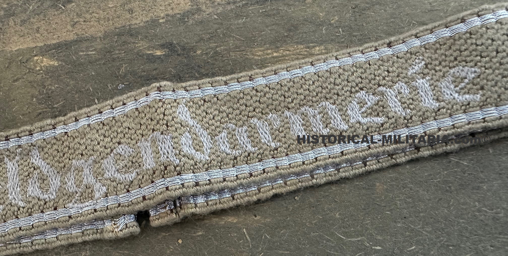 Feldgendarmerie altes Ärmelband gestickt - German Army old embroidered Feldgendarmerie cuff title - Fascia da braccio della Feldgendarmerie esercito tedesco Feldgendarmerie altes Ärmelband gestickt - German Army old embroidered Feldgendarmerie cuff title - Fascia da braccio della Feldgendarmerie esercito tedesco