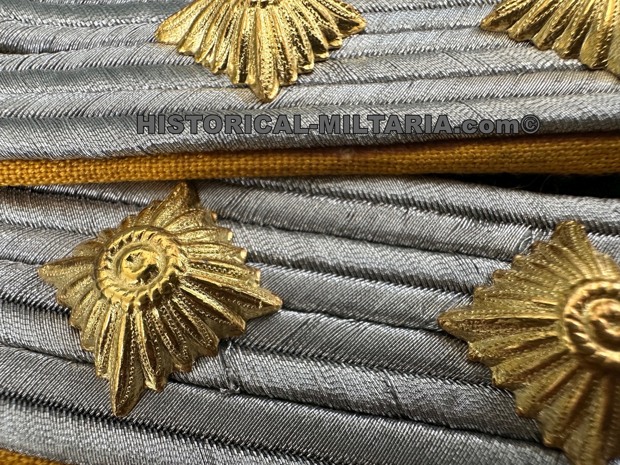 Luftwaffe Flieger Hauptmann Schulterklappen Dienstrock glänzend - Luftwaffe Captain Flight dress tunic shiny shoulder boards - spalline da capitano della Luftwaffe tedesca libera uscita Luftwaffe Flieger Hauptmann Schulterklappen Dienstrock glänzend - Luftwaffe Captain Flight dress tunic shiny shoulder boards - spalline da capitano della Luftwaffe tedesca libera uscita