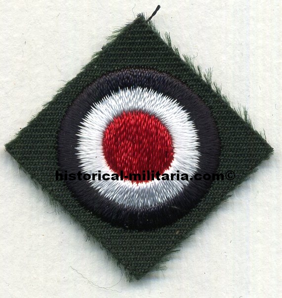 EM/ NCO German army national cockade machine-embroidered on dark green - Mannschaftskokarde Schiffchenkokarde auf grün - coccarda nazionale tedesca per le truppe dell'esercito tedesco EM/ NCO German army national cockade machine-embroidered on dark green - Mannschaftskokarde Schiffchenkokarde auf grün - coccarda nazionale tedesca per le truppe dell'esercito tedesco