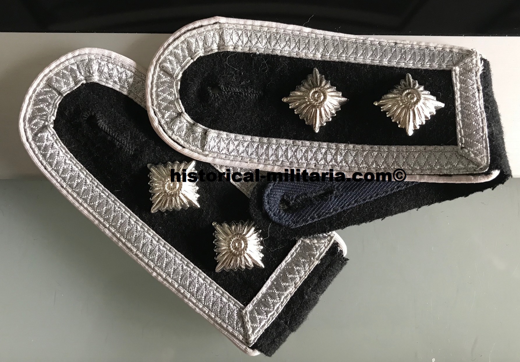Waffen-SS Infanterie SS-Hauptscharführer Schulterklappen +Kragenspiegel SET Chief Platoon leader SS Infantry shoulder straps +collar tabs SET spalline + mostrine Maresciallo Maggiore Waffen-SS Waffen-SS Infanterie SS-Hauptscharführer Schulterklappen +Kragenspiegel SET Chief Platoon leader SS Infantry shoulder straps +collar tabs SET spalline + mostrine Maresciallo Maggiore Waffen-SS