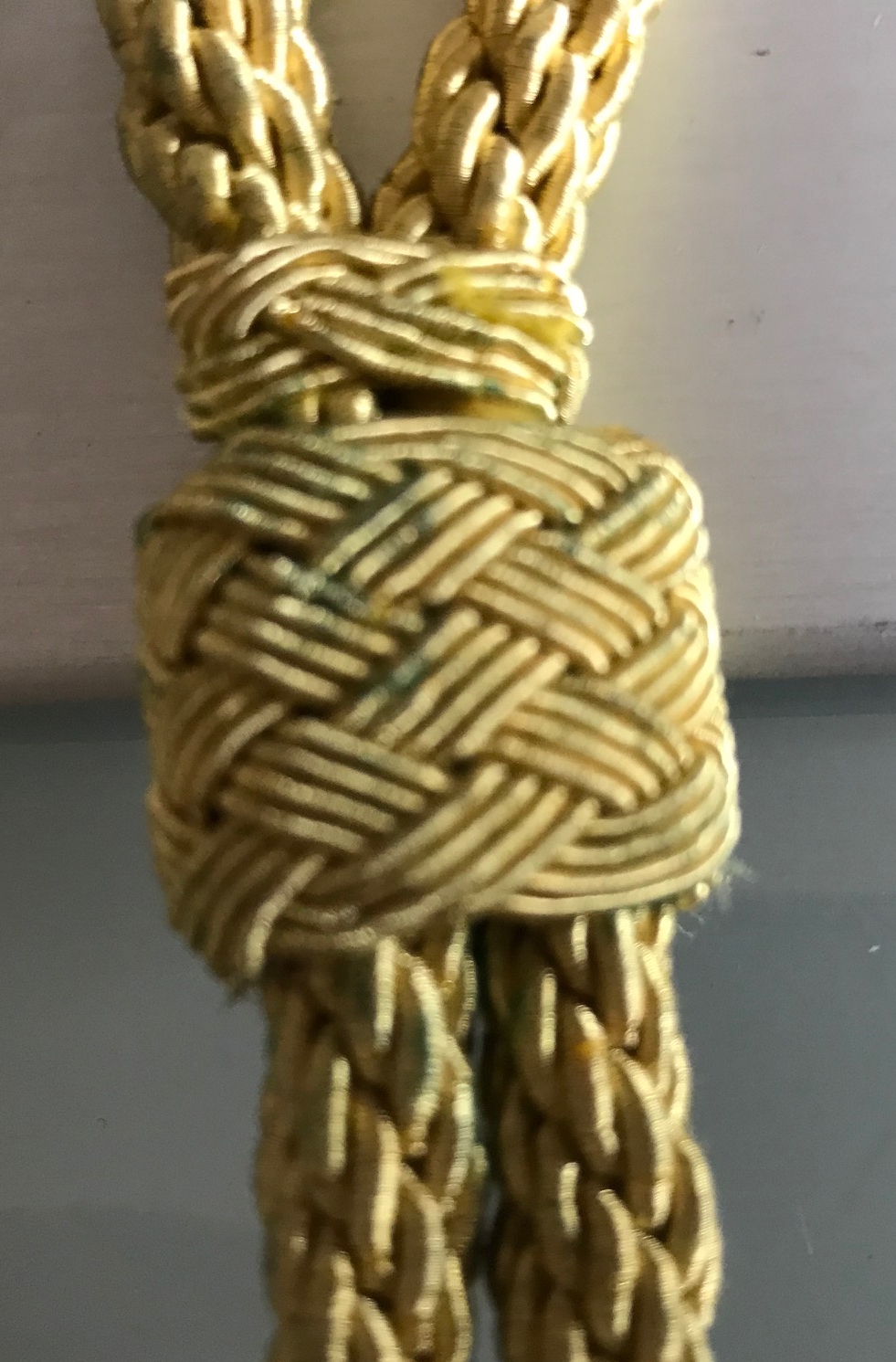 German General golden visor cap cord 8-9mm with buttons - Schirmmütze Mützenkordel 8/9 mm General mit Knöpfen - Doppia Cordellina per il berretto a visiera per un Generale con 2 bottoni - 1 x left German General golden visor cap cord 8-9mm with buttons - Schirmmütze Mützenkordel 8/9 mm General mit Knöpfen - Doppia Cordellina per il berretto a visiera per un Generale con 2 bottoni - 1 x left