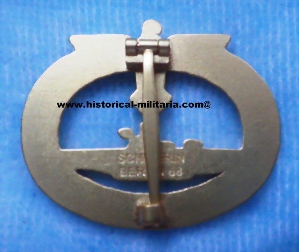 Kriegsmarine U-Boot Abzeichen - Submarine badge of German Kriegsmarine U-boat war badge 1939 - Distintivo di battaglia dei sommergibilisti Kriegsmarine U-Boot Abzeichen - Submarine badge of German Kriegsmarine U-boat war badge 1939 - Distintivo di battaglia dei sommergibilisti