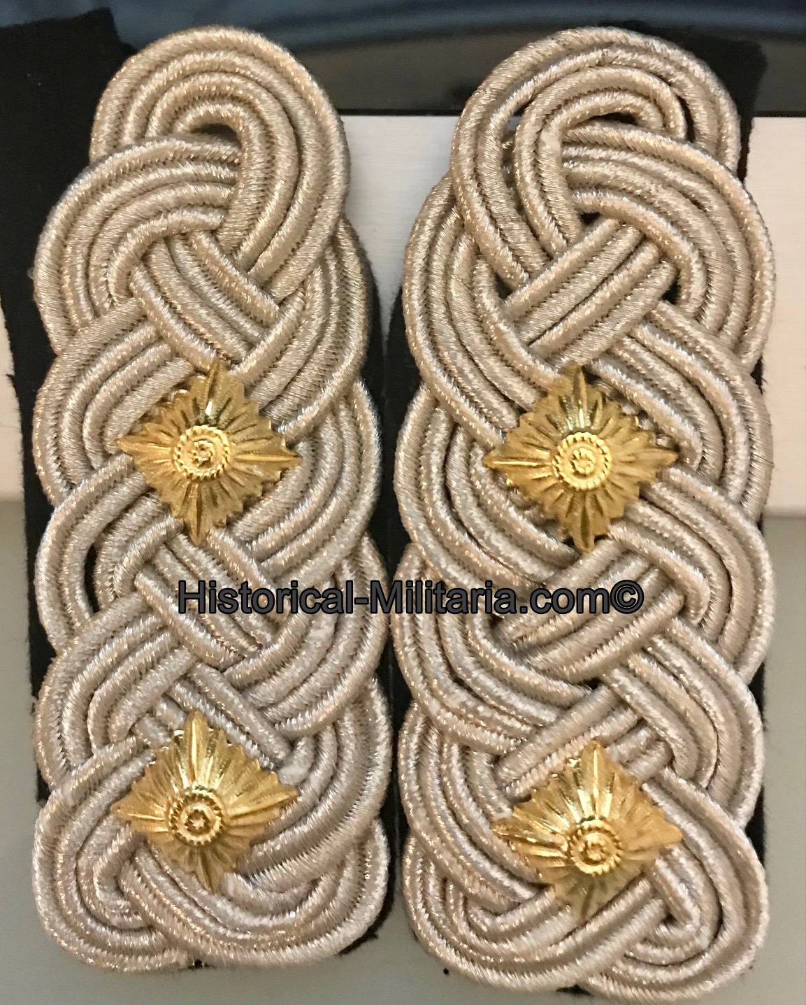 Kriegsmarine Kapitän zur See Schulterklappen - Kriegsmarine Colonel slip on shoulder boards on dark blue - spalline da Capitano di Vascello Kriegsmarine tedesca Kriegsmarine Kapitän zur See Schulterklappen - Kriegsmarine Colonel slip on shoulder boards on dark blue - spalline da Capitano di Vascello Kriegsmarine tedesca