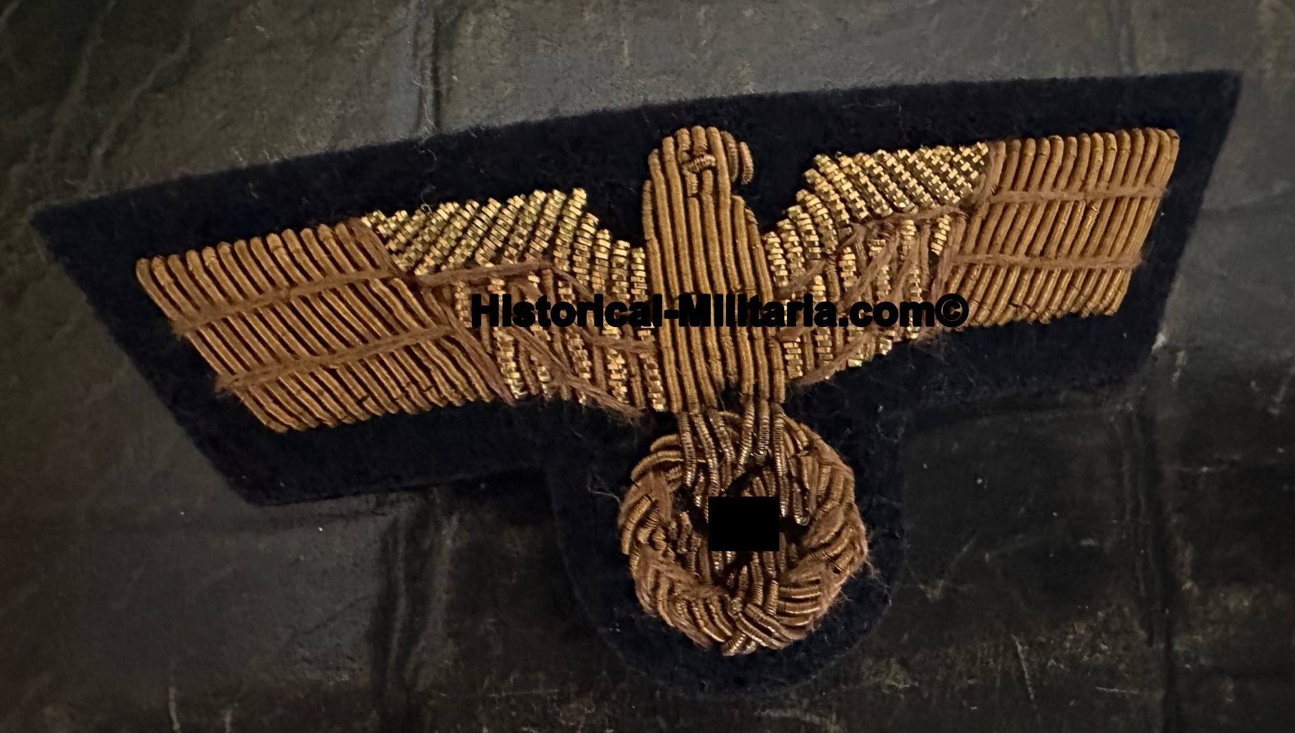 Kriegsmarine German Navy Officer cap eagle antique looking on blue - Mützenadler Offizier Kriegsmarine alt aussehend auf blau - Aquila da berretto della marina militare tedesco aspetto antico su blu Kriegsmarine German Navy Officer cap eagle antique looking on blue - Mützenadler Offizier Kriegsmarine alt aussehend auf blau - Aquila da berretto della marina militare tedesco aspetto antico su blu