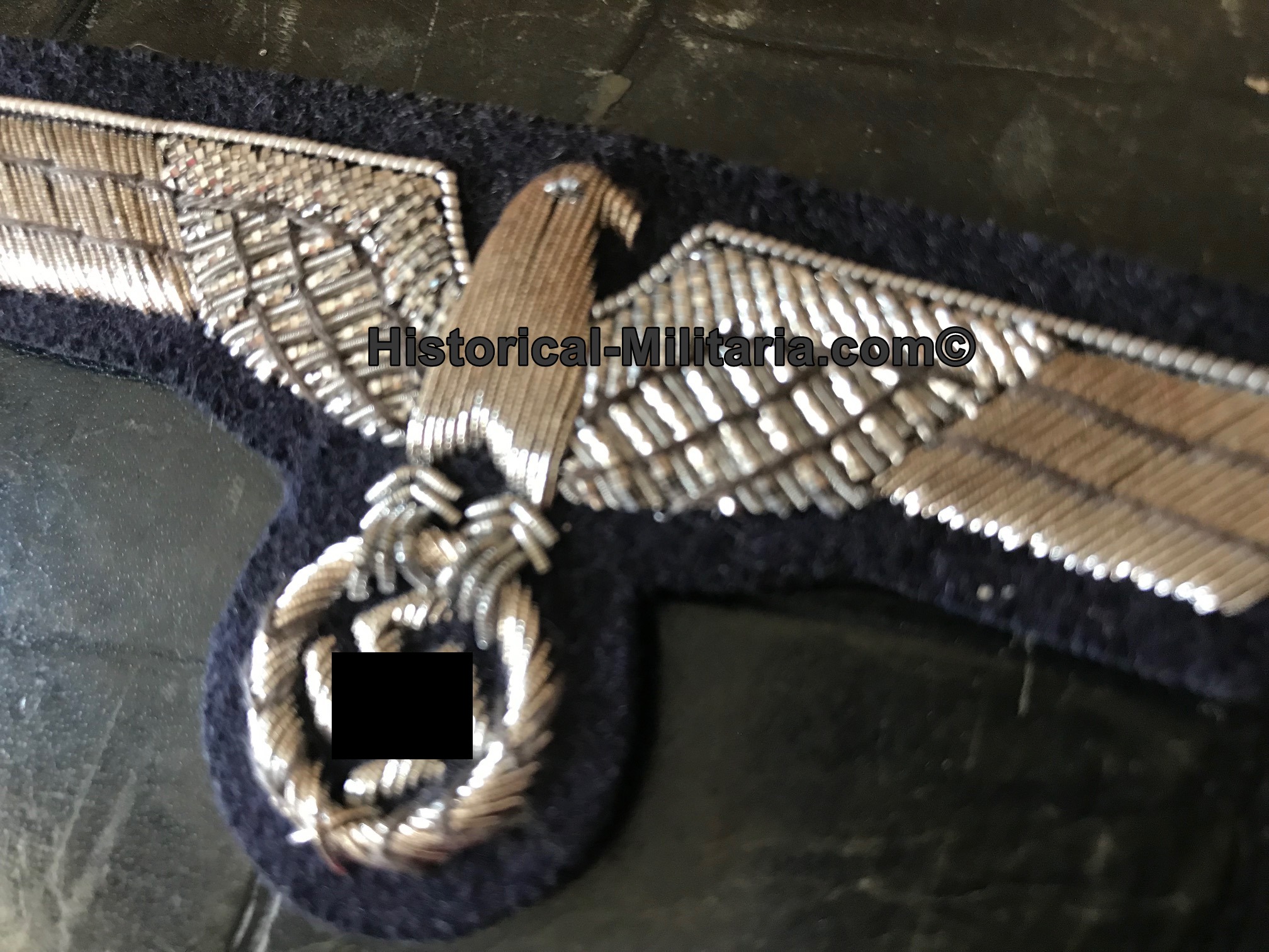 Kriegsmarine Administrative Officer breast eagle antique finish on dark blue - Kriegsmarine Offizier Brustadler Administration gealtert dunkelblau - Aquila da petto da Ufficiale Kriegsmarine amministrazione Kriegsmarine Administrative Officer breast eagle antique finish on dark blue - Kriegsmarine Offizier Brustadler Administration gealtert dunkelblau - Aquila da petto da Ufficiale Kriegsmarine amministrazione