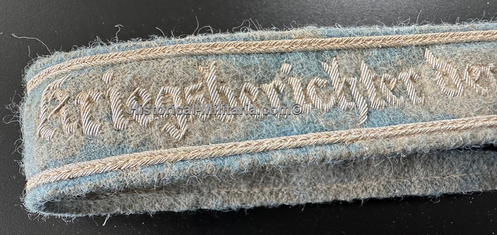 Kriegsberichter der Luftwaffe Ärmelband Offiziere gealtert - Luftwaffe war correspondent aged Officer cuff title - Fascia da braccio Corrispondente di Guerra della Luftwaffe da Ufficiale aspetto antico Kriegsberichter der Luftwaffe Ärmelband Offiziere gealtert - Luftwaffe war correspondent aged Officer cuff title - Fascia da braccio Corrispondente di Guerra della Luftwaffe da Ufficiale aspetto antico