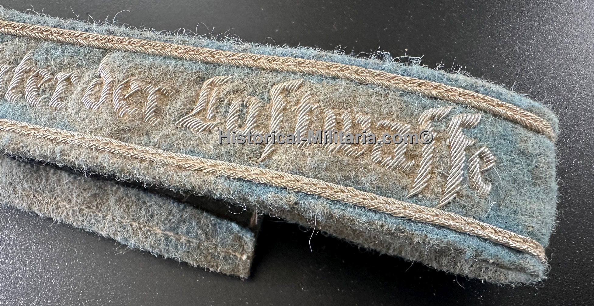 Kriegsberichter der Luftwaffe Ärmelband Offiziere gealtert - Luftwaffe war correspondent aged Officer cuff title - Fascia da braccio Corrispondente di Guerra della Luftwaffe da Ufficiale aspetto antico Kriegsberichter der Luftwaffe Ärmelband Offiziere gealtert - Luftwaffe war correspondent aged Officer cuff title - Fascia da braccio Corrispondente di Guerra della Luftwaffe da Ufficiale aspetto antico