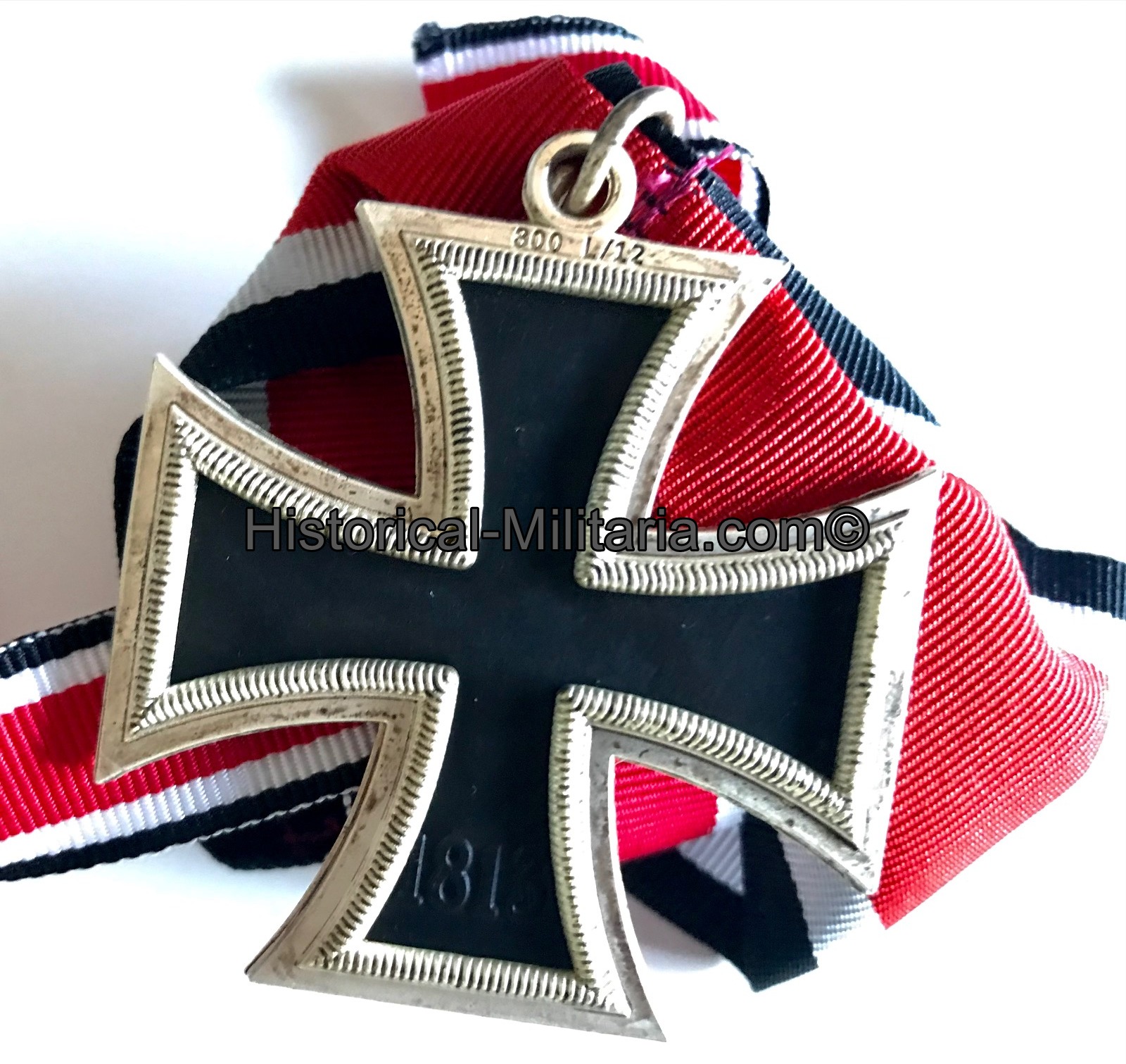 MAGNETISCH Ritterkreuz des Eisernen Kreuzes 1939 3-teilig gealtert am Kragenband - Aged MAGNETIC 3 Piece Knight's Cross of the Iron Cross +neckband- Croce di Cavaliere della Croce di Ferro 3 parti MAGNETICO +nastrino MAGNETISCH Ritterkreuz des Eisernen Kreuzes 1939 3-teilig gealtert am Kragenband - Aged MAGNETIC 3 Piece Knight's Cross of the Iron Cross +neckband- Croce di Cavaliere della Croce di Ferro 3 parti MAGNETICO +nastrino