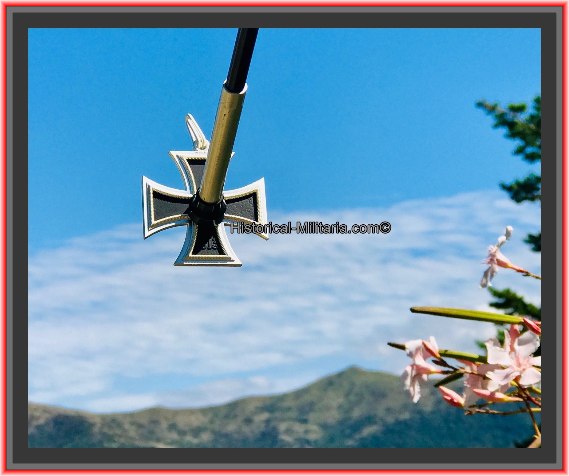 MAGNETISCH Ritterkreuz des Eisernen Kreuzes 1939 3-teilig gealtert am Kragenband - Aged MAGNETIC 3 Piece Knight's Cross of the Iron Cross +neckband- Croce di Cavaliere della Croce di Ferro 3 parti MAGNETICO +nastrino MAGNETISCH Ritterkreuz des Eisernen Kreuzes 1939 3-teilig gealtert am Kragenband - Aged MAGNETIC 3 Piece Knight's Cross of the Iron Cross +neckband- Croce di Cavaliere della Croce di Ferro 3 parti MAGNETICO +nastrino
