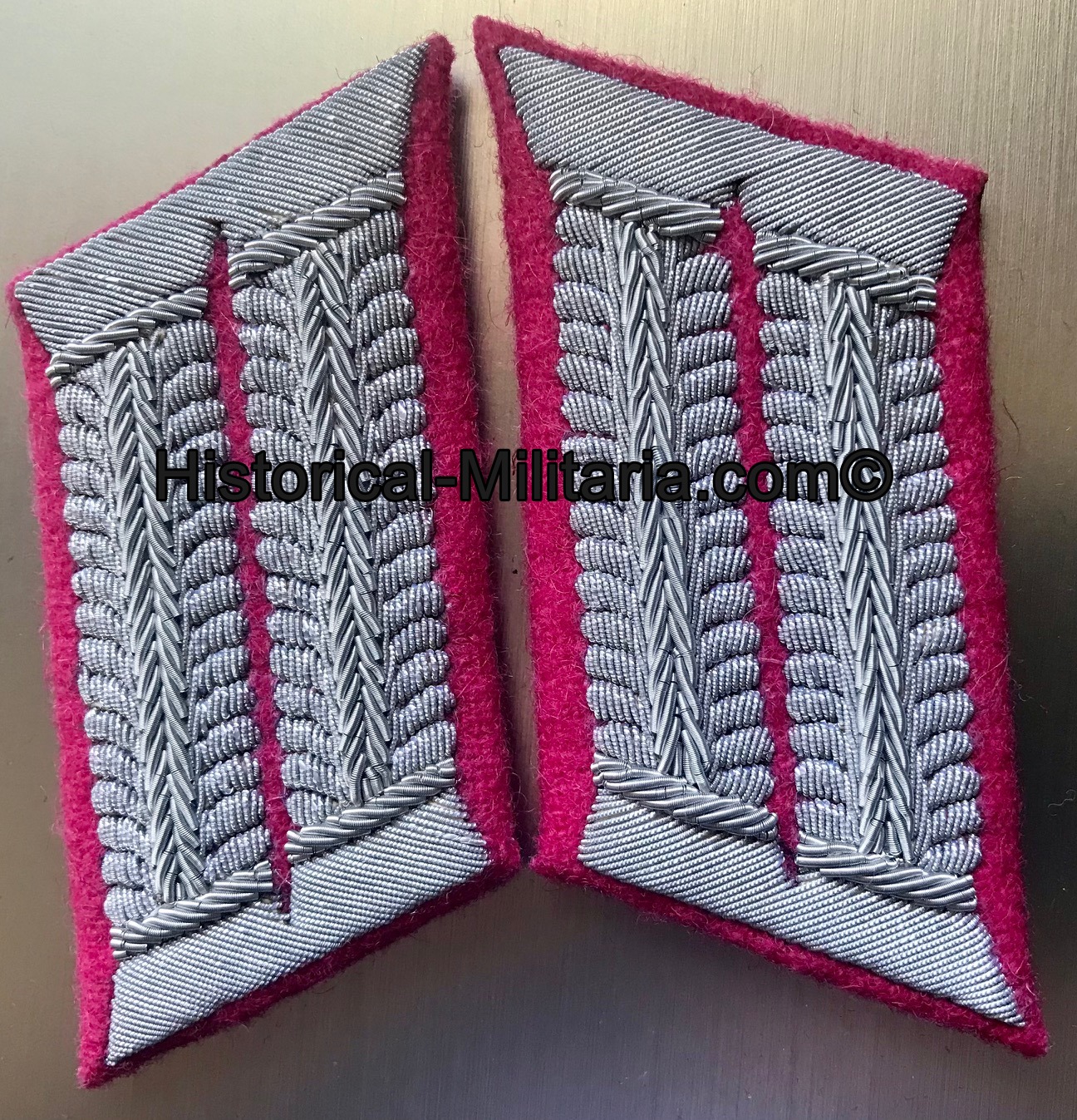 OKH/ OKW Wehrmacht Offizier des Generalstabes Kragenspiegel karmesinrot - German Army Officer in General Staff collar tabs on carmine - Mostrine Ufficiale di Stato Maggiore esercito tedesco supanno carmino OKH/ OKW Wehrmacht Offizier des Generalstabes Kragenspiegel karmesinrot - German Army Officer in General Staff collar tabs on carmine - Mostrine Ufficiale di Stato Maggiore esercito tedesco supanno carmino