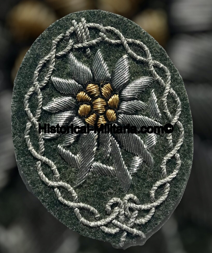Wehrmacht Offizier EDELWEISS Ärmelabzeichen Gebirgstruppen - German Army Mountain Troops Edelweiss arm patch on fieldgrey - Edelweiss da braccio cacciatore di montagna da Ufficiale Heer feldgrau Wehrmacht Offizier EDELWEISS Ärmelabzeichen Gebirgstruppen - German Army Mountain Troops Edelweiss arm patch on fieldgrey - Edelweiss da braccio cacciatore di montagna da Ufficiale Heer feldgrau