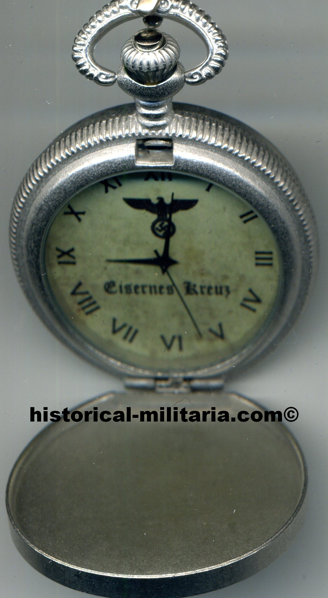 Dekoration Taschenuhr Eisernes Kreuz Dekoartikel - Orologio da tasca Croce di Ferro per decorazione - Iron Cross pocket clock for decoration Dekoration Taschenuhr Eisernes Kreuz Dekoartikel - Orologio da tasca Croce di Ferro per decorazione - Iron Cross pocket clock for decoration