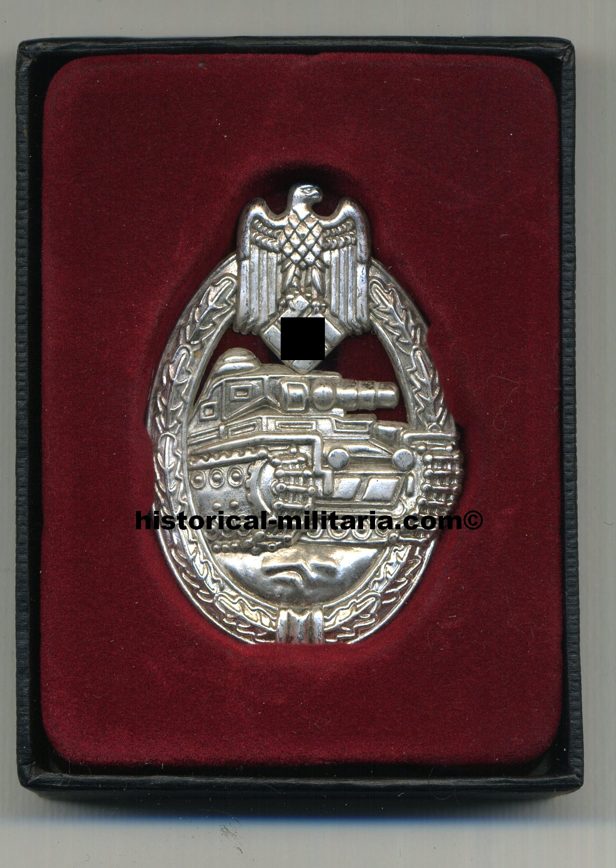 Panzerkampfabzeichen in Silber - Panzer Assault Badge Tank Battle Badge in silver - Distintivo di Battaglia Degli Equipaggi dei Carri Armati in color argento Panzerkampfabzeichen in Silber - Panzer Assault Badge Tank Battle Badge in silver - Distintivo di Battaglia Degli Equipaggi dei Carri Armati in color argento