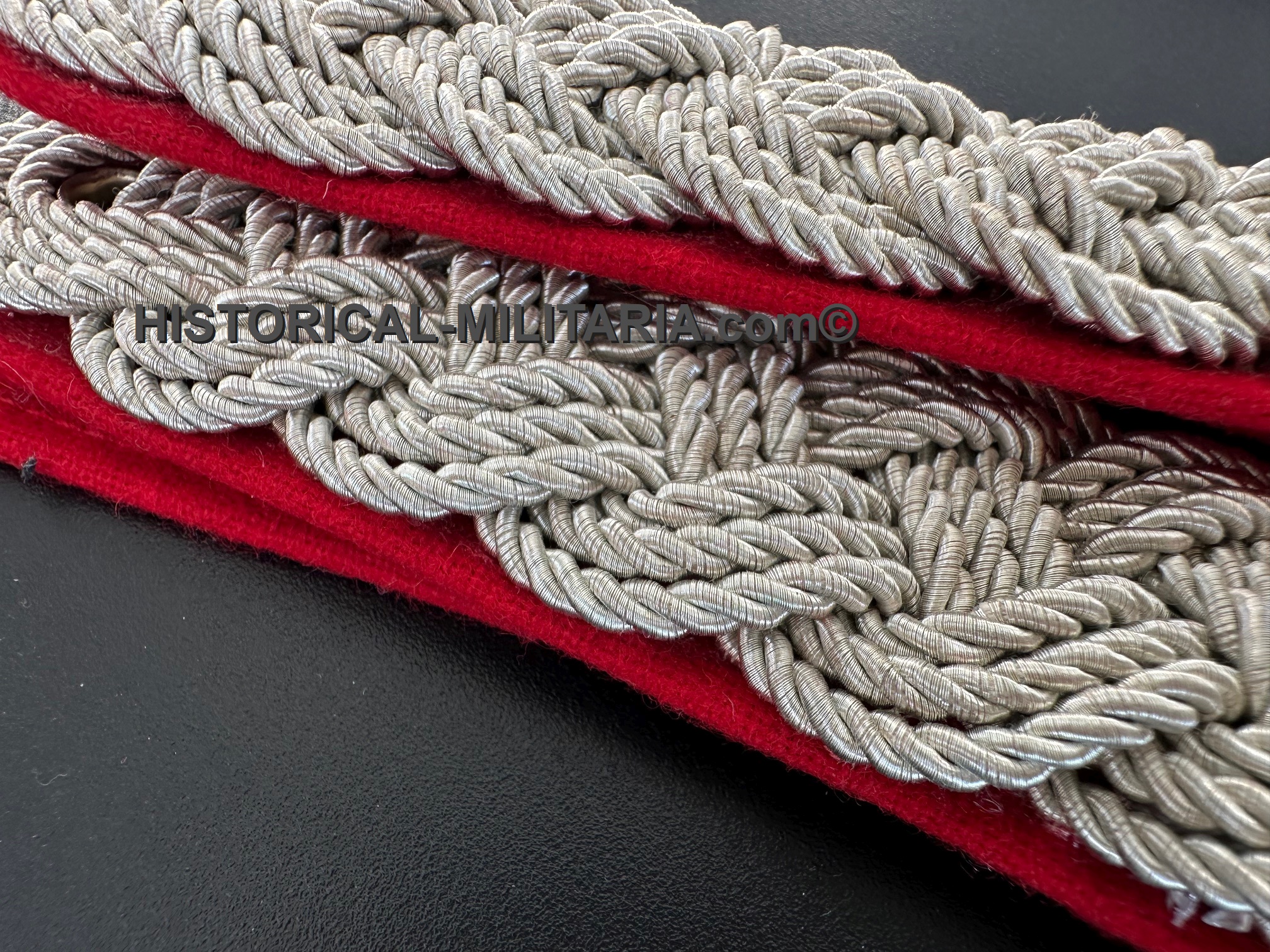 Gruppenstab SA Schulterstücke SA-Sturmbannführer bis SA-Standartenführer auf rot - Group SA Officer slip-on shoulder boards on red - Gruppo SA spalline delle SA da Ufficiale su panno rosso Gruppenstab SA Schulterstücke SA-Sturmbannführer bis SA-Standartenführer auf rot - Group SA Officer slip-on shoulder boards on red - Gruppo SA spalline delle SA da Ufficiale su panno rosso