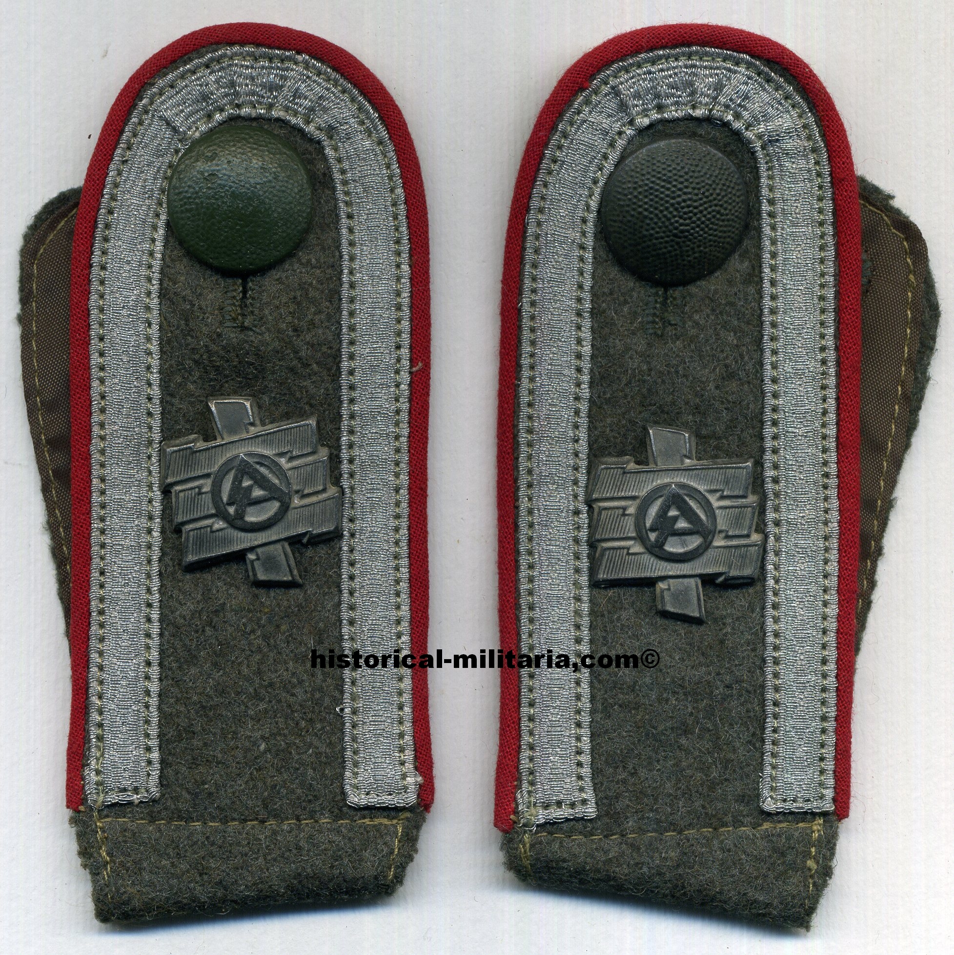 ORIGINAL WH Heer Sturmartillerie Feldherrnhalle Unteroffizier Schulterklappen - Original Assault Artillery Feldherrnhalle Sergeant shoulder boards - Coppia di spalline originali SA-Feldherrnhalle Sottufficiale Artiglieria ORIGINAL WH Heer Sturmartillerie Feldherrnhalle Unteroffizier Schulterklappen - Original Assault Artillery Feldherrnhalle Sergeant shoulder boards - Coppia di spalline originali SA-Feldherrnhalle Sottufficiale Artiglieria
