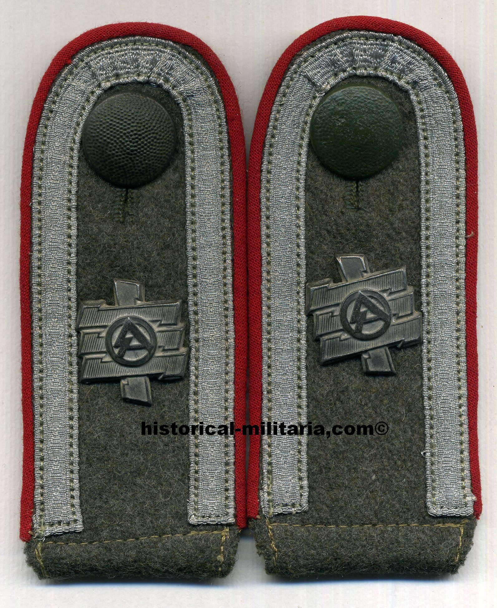 ORIGINAL WH Heer Sturmartillerie Feldherrnhalle Unteroffizier Schulterklappen - Original Assault Artillery Feldherrnhalle Sergeant shoulder boards - Coppia di spalline originali SA-Feldherrnhalle Sottufficiale Artiglieria ORIGINAL WH Heer Sturmartillerie Feldherrnhalle Unteroffizier Schulterklappen - Original Assault Artillery Feldherrnhalle Sergeant shoulder boards - Coppia di spalline originali SA-Feldherrnhalle Sottufficiale Artiglieria