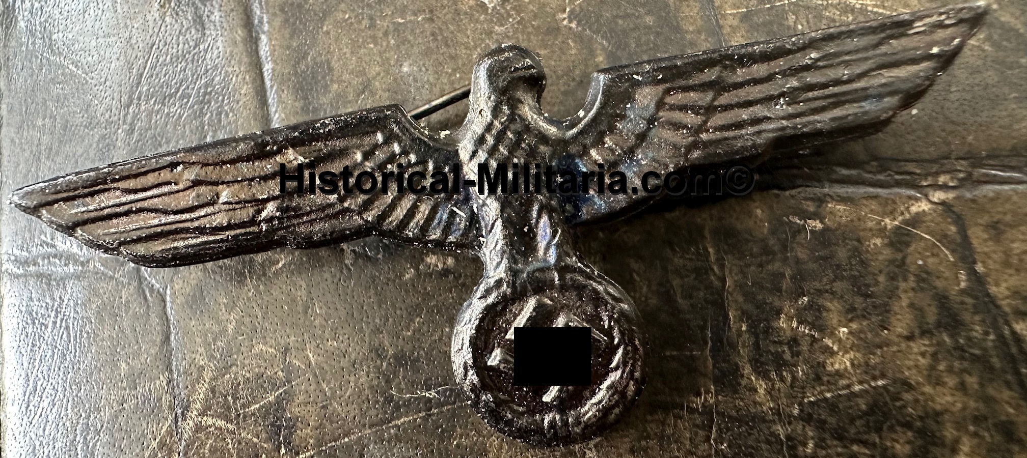 Kriegsmarine German Navy Coastal Artillery aged looking Officer set with metal eagle - Küstenartillerie Offizier Mützenkranz alt aussehend mit Metalladler- Artillerie Cortière - Fregio dell'Artiglieria Costiera tedesca da Ufficiale Kriegsmarine German Navy Coastal Artillery aged looking Officer set with metal eagle - Küstenartillerie Offizier Mützenkranz alt aussehend mit Metalladler- Artillerie Cortière - Fregio dell'Artiglieria Costiera tedesca da Ufficiale