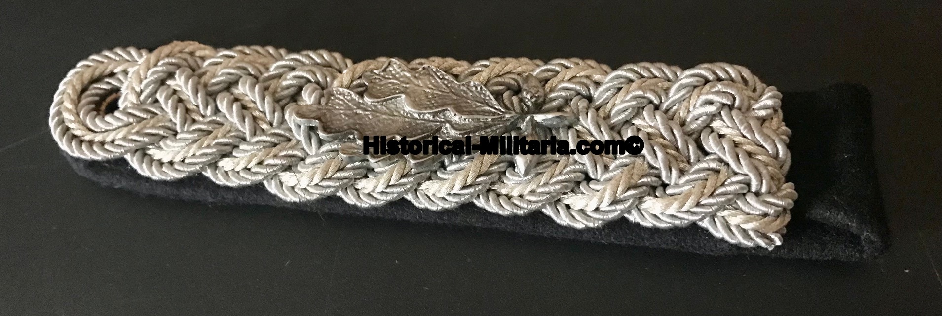 SS General RFSS ( Reichsführer-SS ) single sew-in shoulder board AGED cypher - SS-Reichsführer Achselstück zum einnähen - Singola spallina SS da Reichsfuhrer-SS Comandante in Capo delle SS da cucire SS General RFSS ( Reichsführer-SS ) single sew-in shoulder board AGED cypher - SS-Reichsführer Achselstück zum einnähen - Singola spallina SS da Reichsfuhrer-SS Comandante in Capo delle SS da cucire