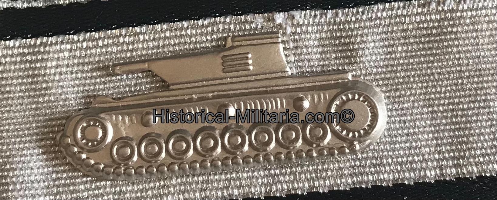 Tank Destruction Badge in silver - Sonderabzeichen für das Niederkämpfen von Panzerkampfwagen durch Einzelkämpfer in silber Panzervernichtungsabzeichen - Distintivo di distruttore di carri argentato Tank Destruction Badge in silver - Sonderabzeichen für das Niederkämpfen von Panzerkampfwagen durch Einzelkämpfer in silber Panzervernichtungsabzeichen - Distintivo di distruttore di carri argentato