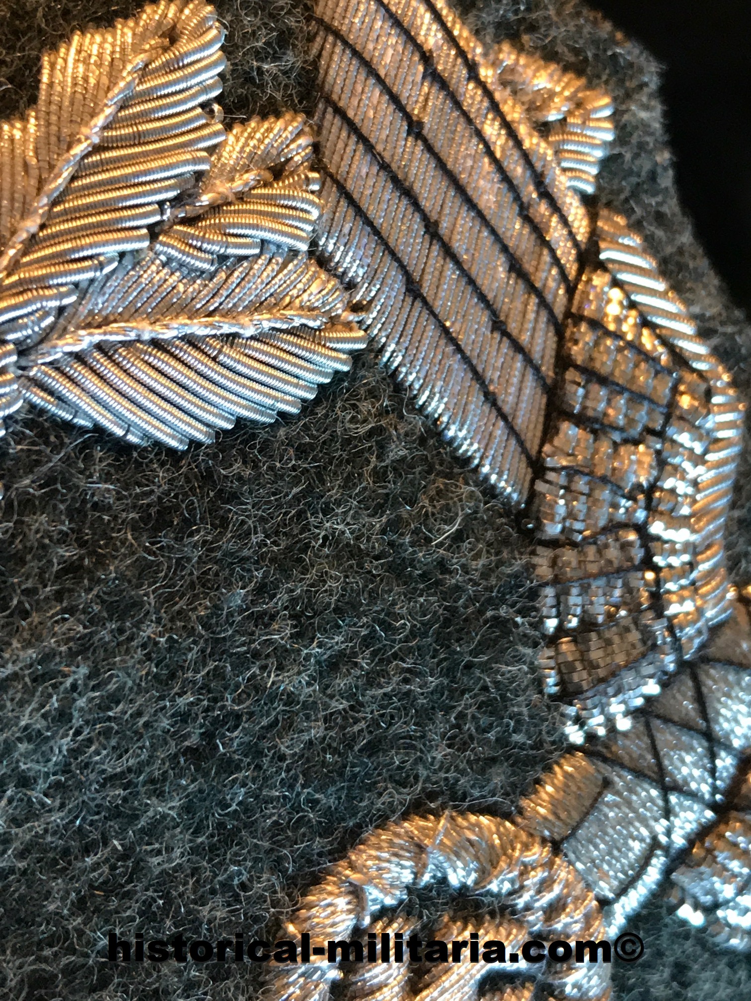 Diplomatic rank Senior Executive horseshoe shaped oakleaves sleeve wreath insignia in silver on fieldgrey no star - Diplomatisches Ärmelabzeichen ww2 - Aquila diplomatica tedesca per il braccio feldgrau Diplomatic rank Senior Executive horseshoe shaped oakleaves sleeve wreath insignia in silver on fieldgrey no star - Diplomatisches Ärmelabzeichen ww2 - Aquila diplomatica tedesca per il braccio feldgrau