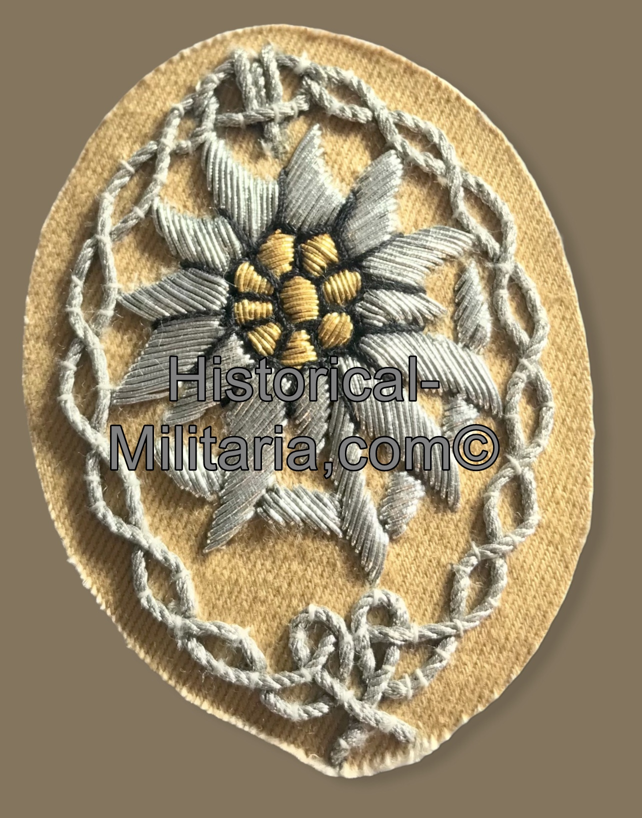 Wehrmacht Offizier EDELWEISS Ärmelabzeichen Gebirgstruppen Afrika - German Army Mountain Troops Officer Edelweiss Africa arm patch - Edelweiss da Ufficiale su panno color tropicale Afrika Heer Wehrmacht Offizier EDELWEISS Ärmelabzeichen Gebirgstruppen Afrika - German Army Mountain Troops Officer Edelweiss Africa arm patch - Edelweiss da Ufficiale su panno color tropicale Afrika Heer