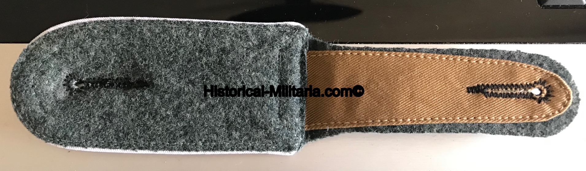 Wehrmacht Infanterie Feldwebel Schulterklappen - German Army Infantry Feldwebel Technical Sergeant shoulder straps - Spalline da Maresciallo della fanteria Heer esercito tedesco Wehrmacht Infanterie Feldwebel Schulterklappen - German Army Infantry Feldwebel Technical Sergeant shoulder straps - Spalline da Maresciallo della fanteria Heer esercito tedesco