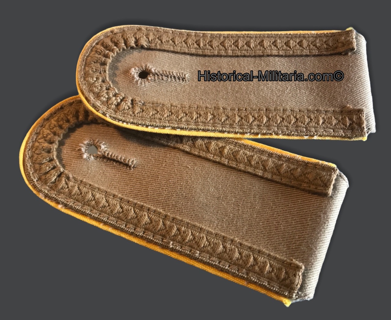 Wehrmacht Deutscher Afrikakorps DAK UNTEROFFZIER Schulterklappen - Afrika DAK Sergeant shoulder straps yellow piped - Spalline da Sergente Deutscher Afrika Korps Wehrmacht Deutscher Afrikakorps DAK UNTEROFFZIER Schulterklappen - Afrika DAK Sergeant shoulder straps yellow piped - Spalline da Sergente Deutscher Afrika Korps