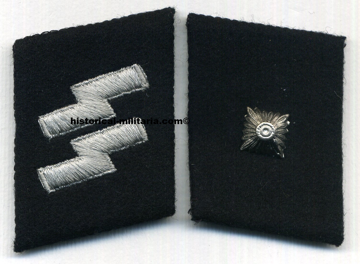 SS-Unterscharführer Kragenspiegel Uscharf Waffen-SS - Sergeant SS collar tabs - mostrine da Sergente Waffen-SS - 1 pair left on stock SS-Unterscharführer Kragenspiegel Uscharf Waffen-SS - Sergeant SS collar tabs - mostrine da Sergente Waffen-SS - 1 pair left on stock