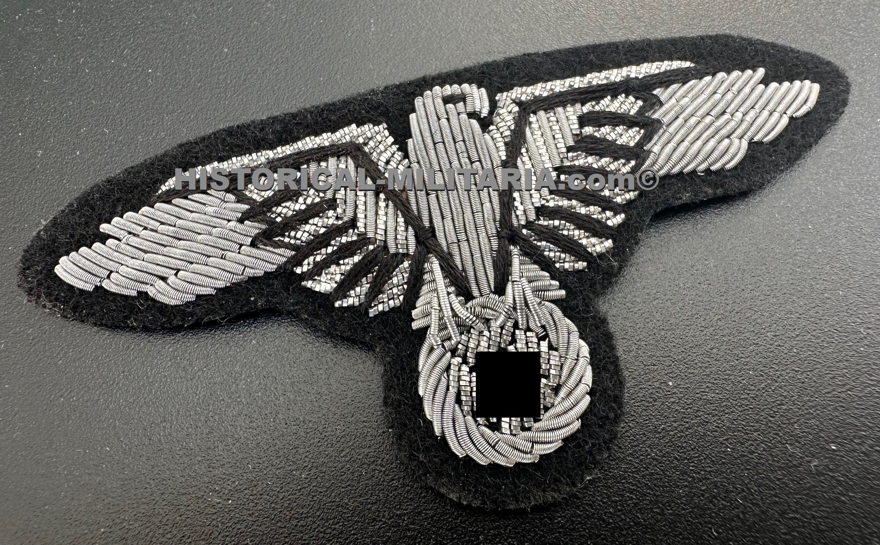 Waffen-SS Officer sleeve eagle aged - Offiziersadler Ärmeladler Waffen-SS gealtert - Aquila da braccio da Ufficiale delle Waffen-SS aspetto antico Waffen-SS Officer sleeve eagle aged - Offiziersadler Ärmeladler Waffen-SS gealtert - Aquila da braccio da Ufficiale delle Waffen-SS aspetto antico