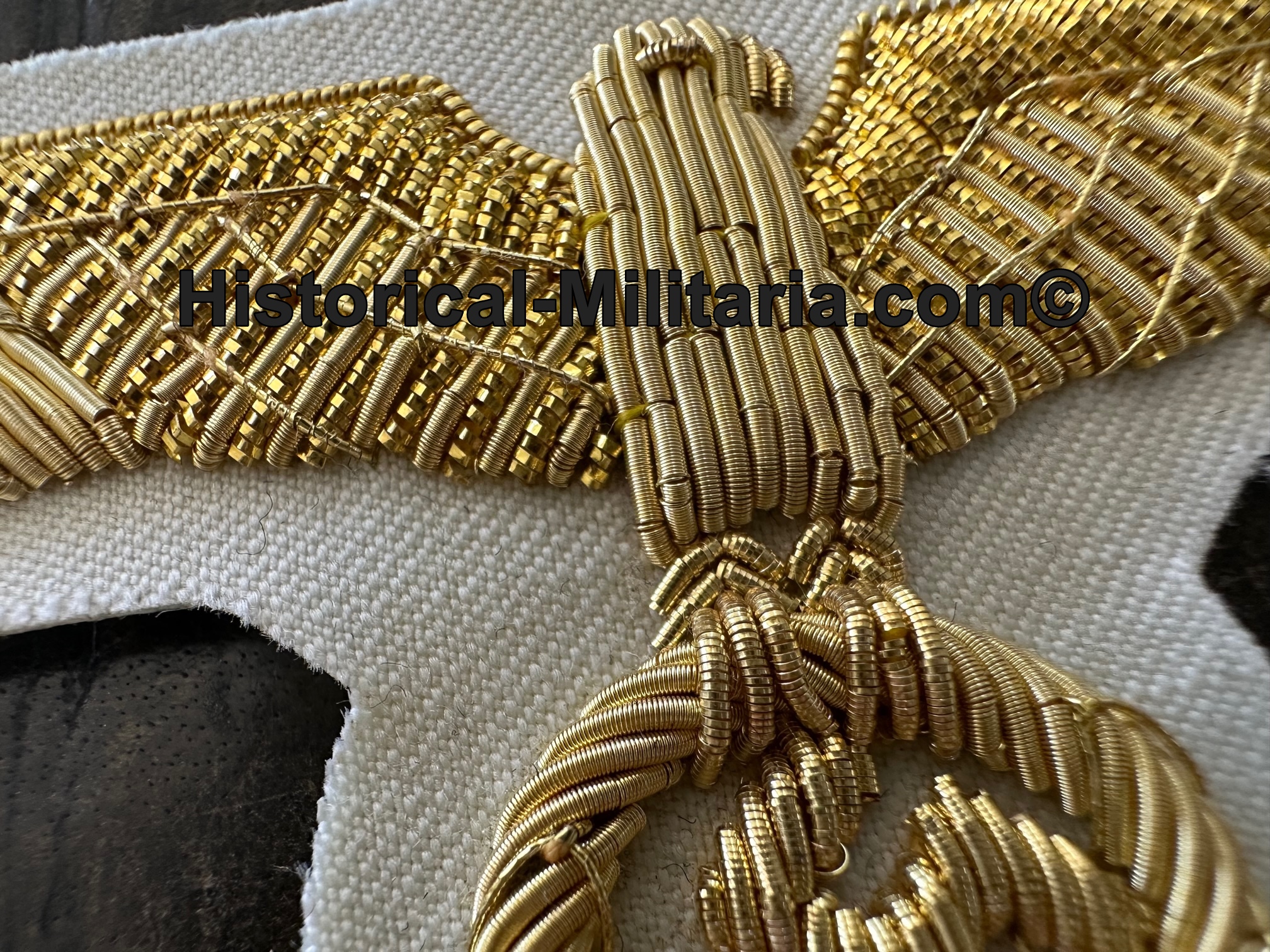 Kriegsmarine Officer breast eagle on white summer tunice - Brustadler Offizier Kriegsmarine auf weiss Sommeruniform - Aquila da Ufficiale della Kriegsmarine tedesca su bianco divisa estiva Kriegsmarine Officer breast eagle on white summer tunice - Brustadler Offizier Kriegsmarine auf weiss Sommeruniform - Aquila da Ufficiale della Kriegsmarine tedesca su bianco divisa estiva