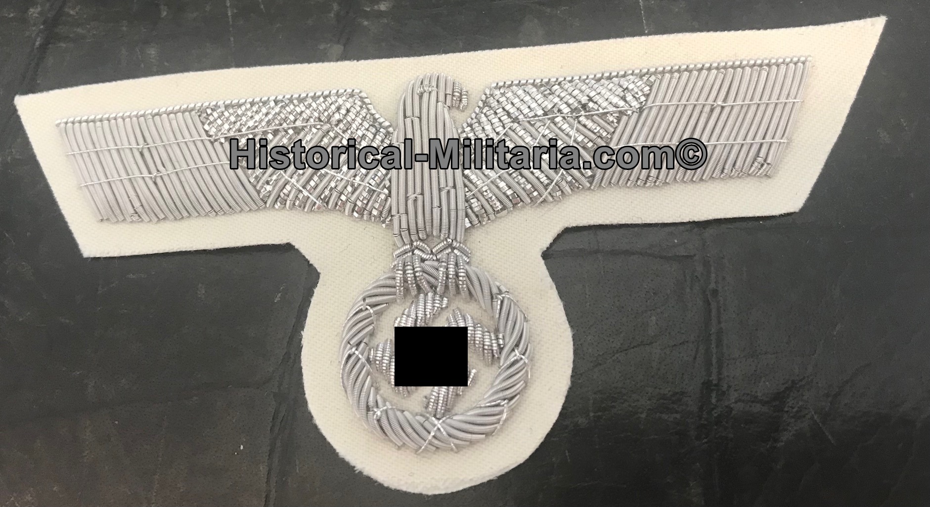 German Wehrmacht Brustadler Offizier Sommeruniform auf weiss - German Army Officer breast eagle for the white summer tunic -Aquila da petto Ufficiale su tessuto bianco l'uniforme estiva German Wehrmacht Brustadler Offizier Sommeruniform auf weiss - German Army Officer breast eagle for the white summer tunic -Aquila da petto Ufficiale su tessuto bianco l'uniforme estiva