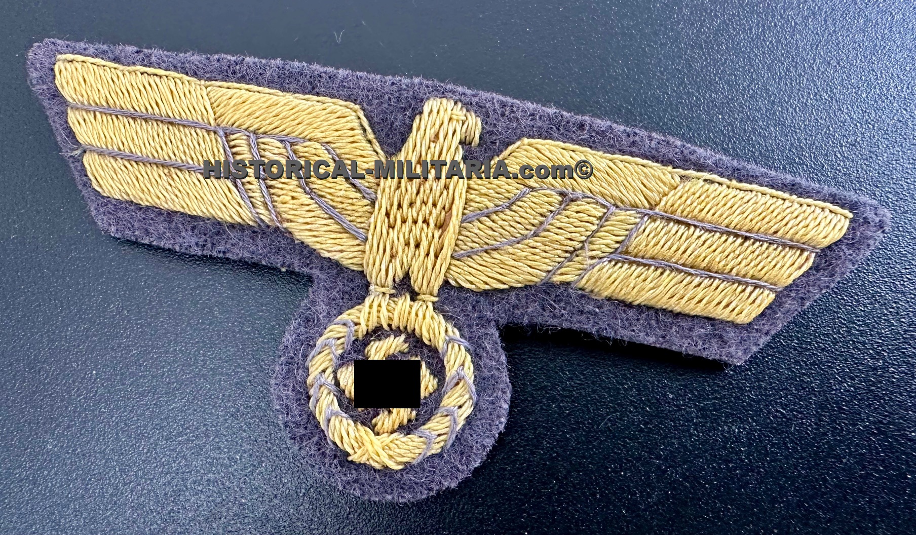 Kriegsmarine Küstenartillerie Offizier Brustadler Celleon auf grau - German Coastal Artillery Officer celleon breast eagle on grey - Aquila da petto Artiglieria Costiera da Ufficiale su grigio - Aigle poitrine avec fils jaunes celleon sur gris Kriegsmarine Küstenartillerie Offizier Brustadler Celleon auf grau - German Coastal Artillery Officer celleon breast eagle on grey - Aquila da petto Artiglieria Costiera da Ufficiale su grigio - Aigle poitrine avec fils jaunes celleon sur gris